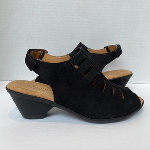 Comfortiva Faye Black Sandal in Size 9.5W